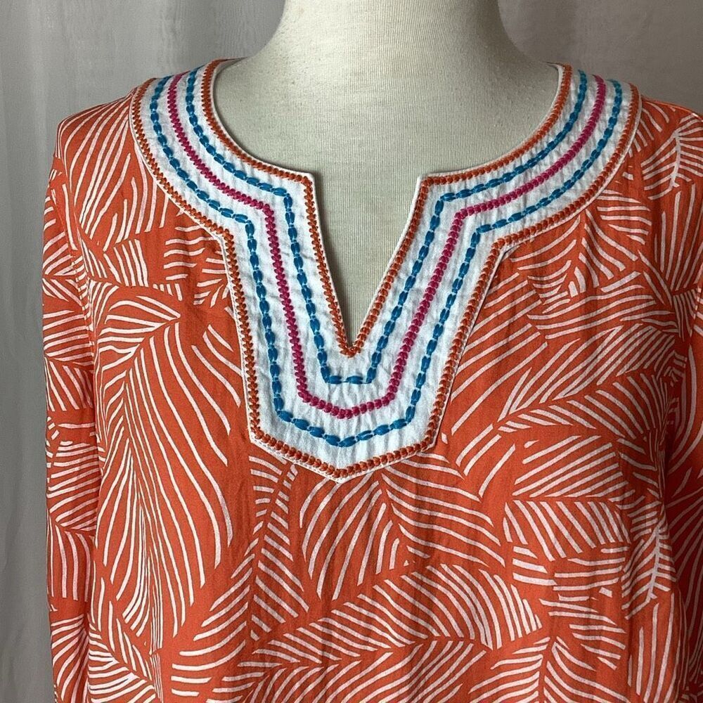 John Mark Split Neck Pull-On Top Blouse Embroider… - image 4